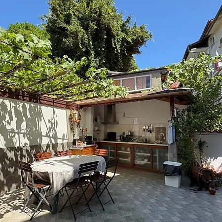 Πανσιόν Sarievi