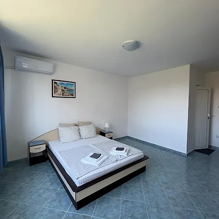 Πανσιόν Sarievi 2*