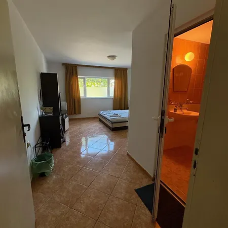 Πανσιόν Sarievi 2*